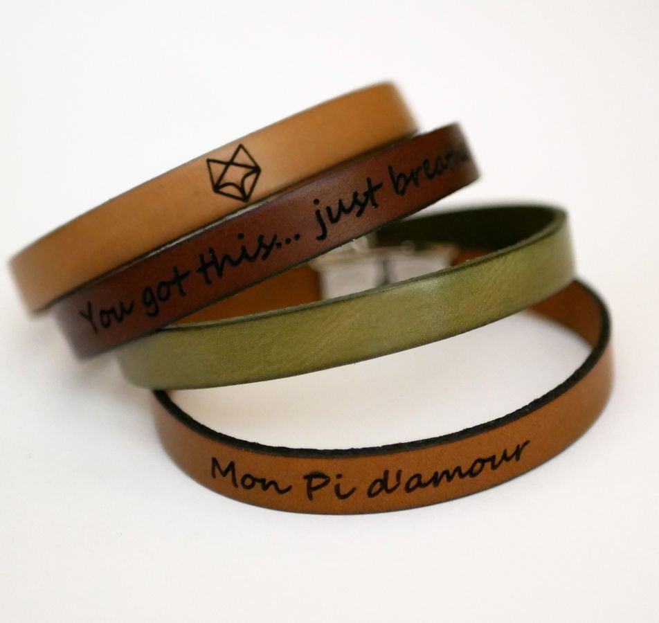 Pulseira de couro gravada personalizável para homem escolha do fecho 