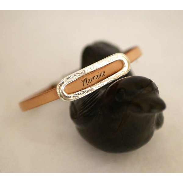 Pulseira com nome pr&oacute;prio personalizado atrav&eacute;s de grava&ccedil;&atilde;o em couro 