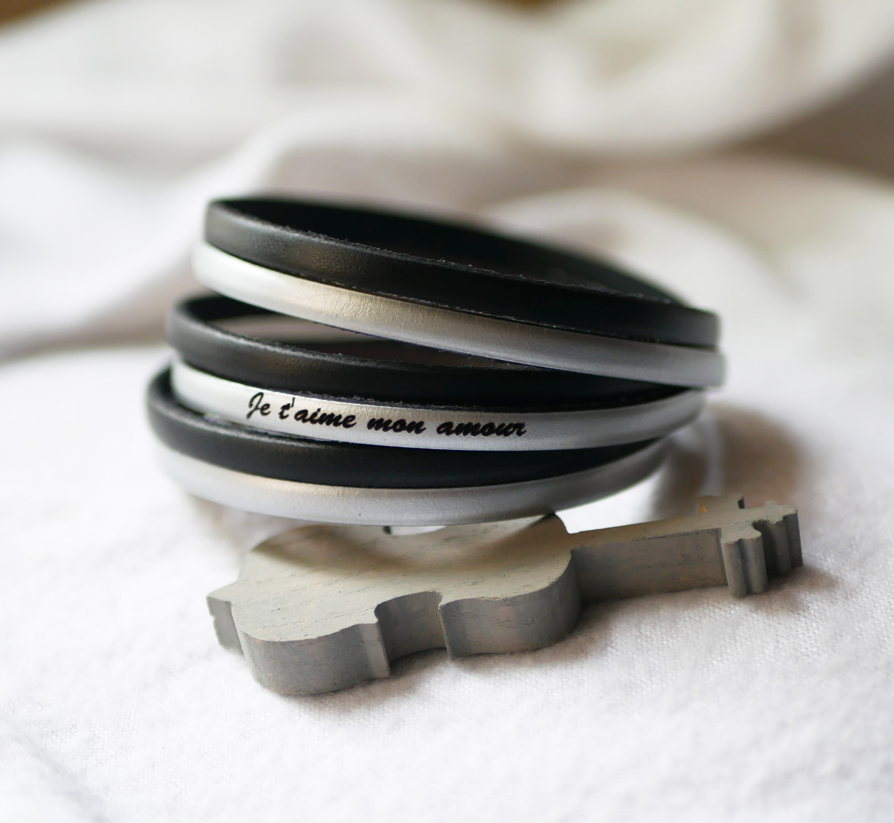 Pulseira dupla em pele multi-voltas personalizável para homem ou mulher