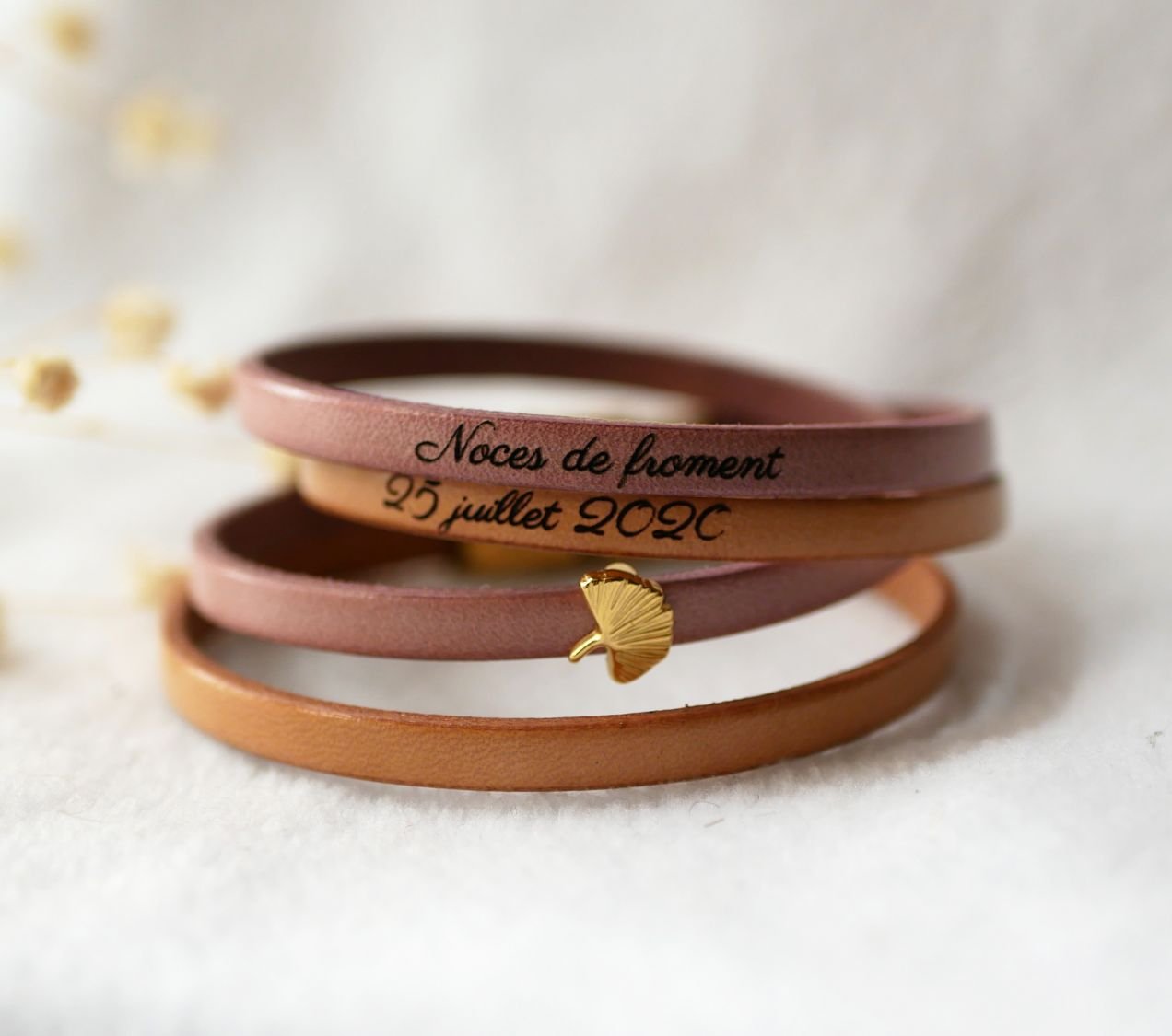 Pulseira de couro Zen em duo de cores, personalizável com ginkgo dourado 