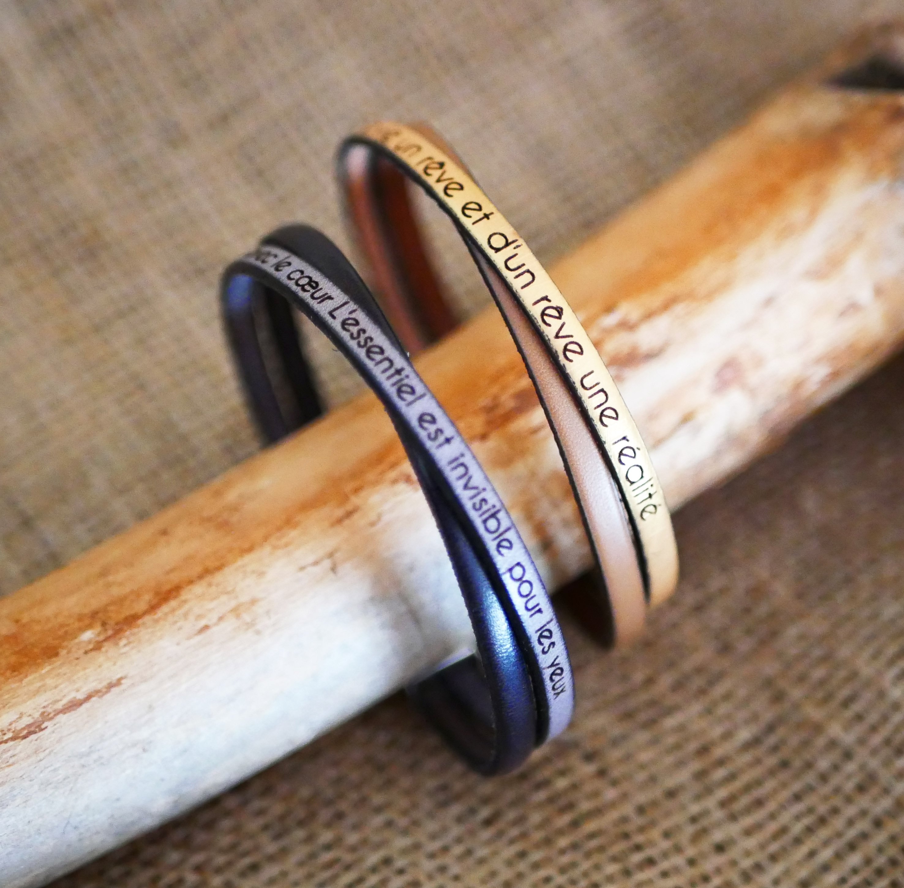 Pulseira dupla em pele cruzada personalizada para rapariga ou mulher 