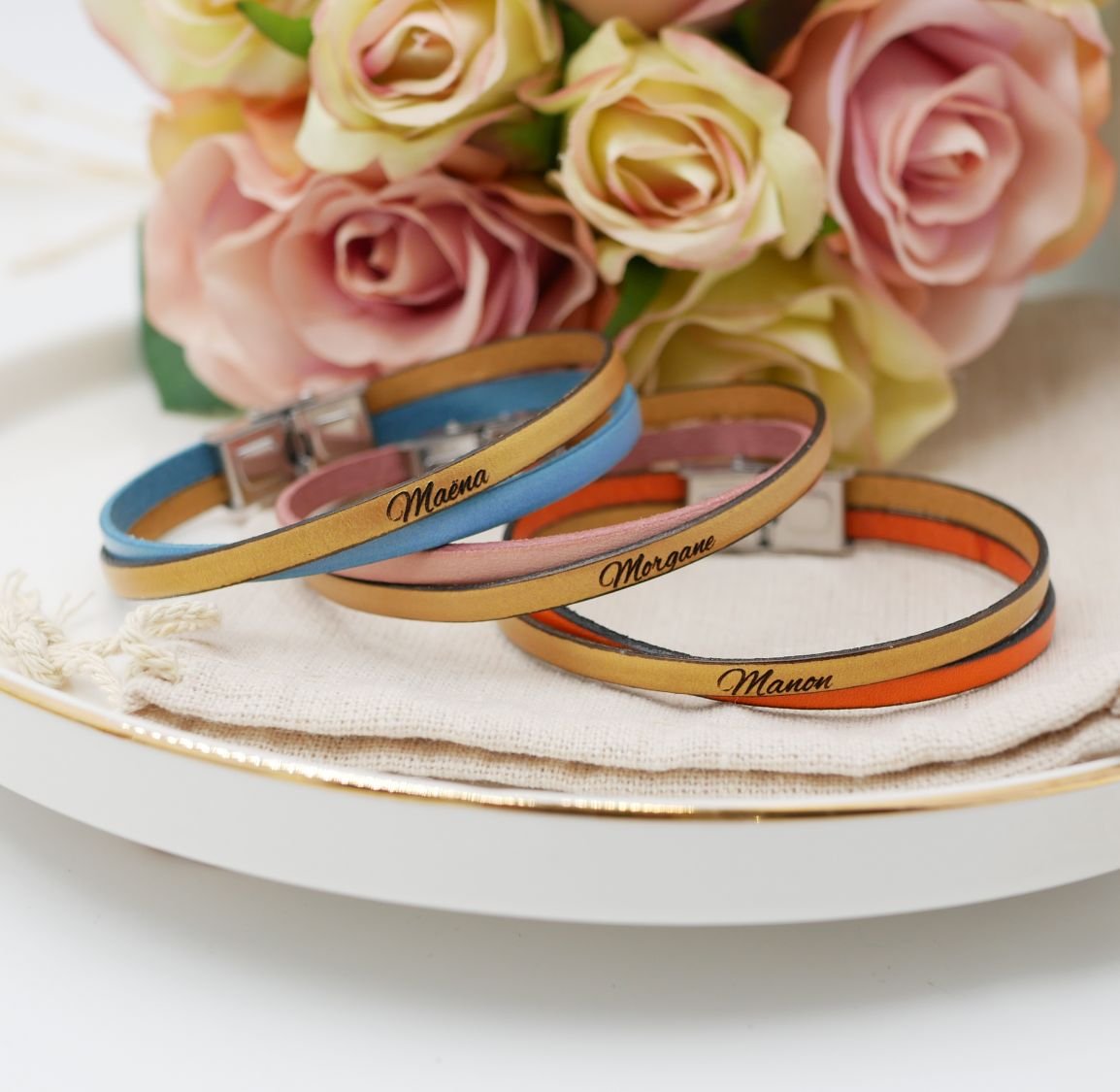 Pulseira dupla em pele cruzada personalizada para rapariga ou mulher 