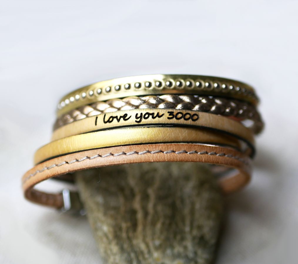 Conjunto de tiras de couro a empilhar, personalizáveis em tons dourados e metálicos