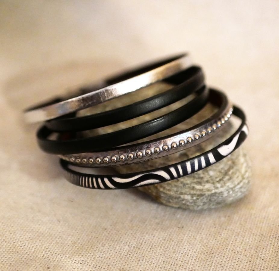 Conjunto de tiras de couro para serem personalizadas em preto e prata
