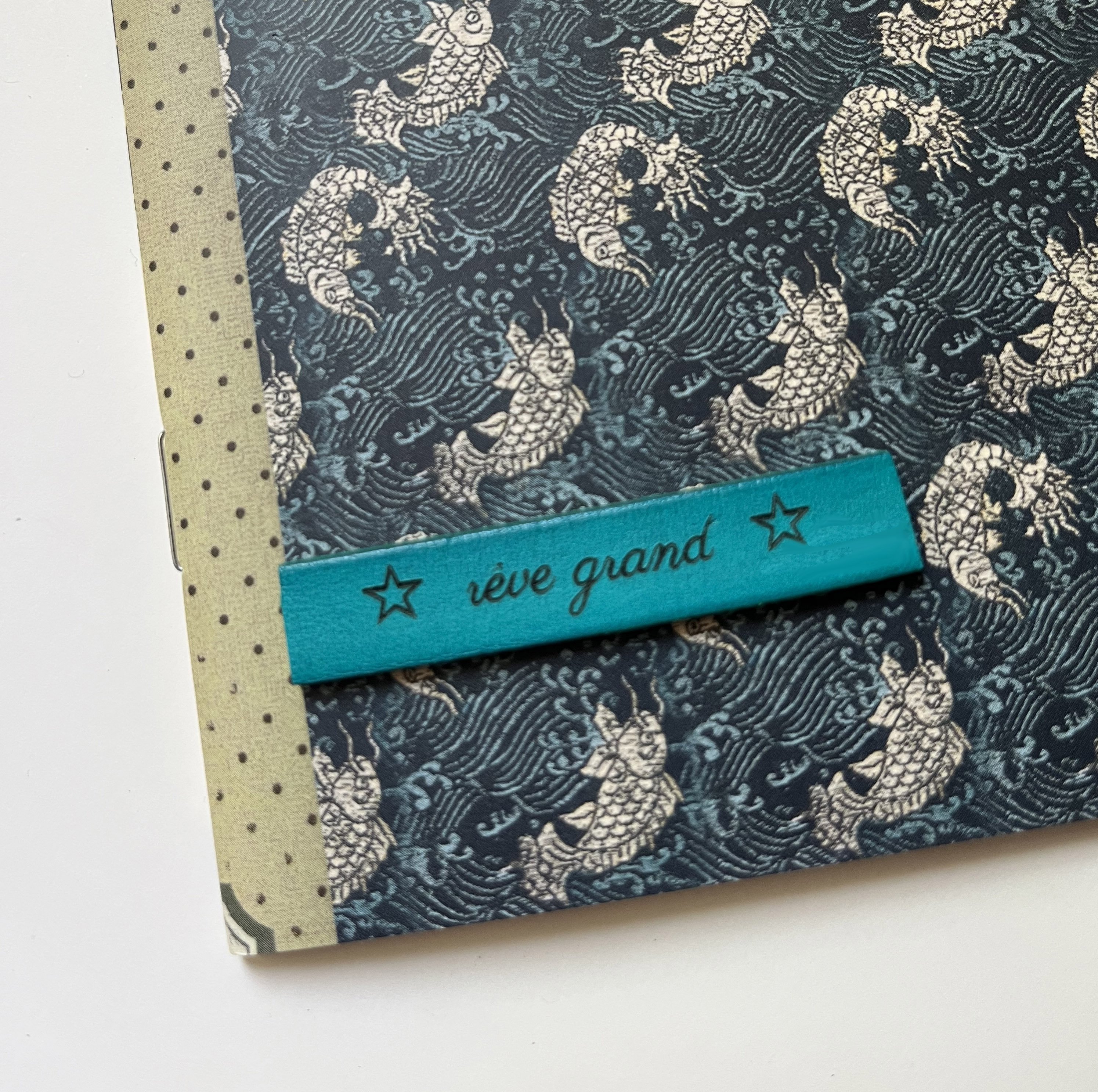 Ensemble stickers en cuir grav&eacute; de messages inspirants