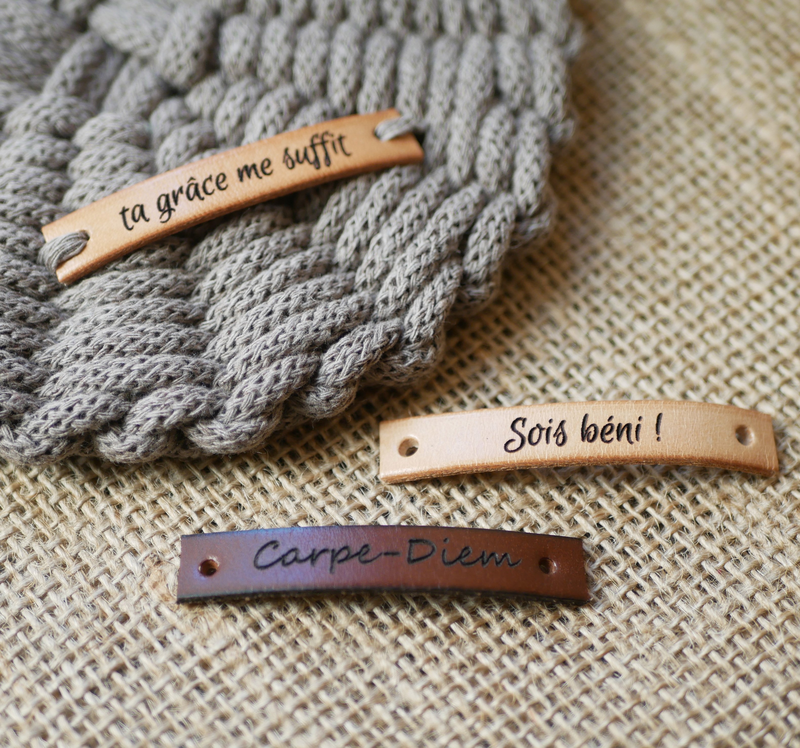 Etiqueta em pele personalizada com mensagem gravada