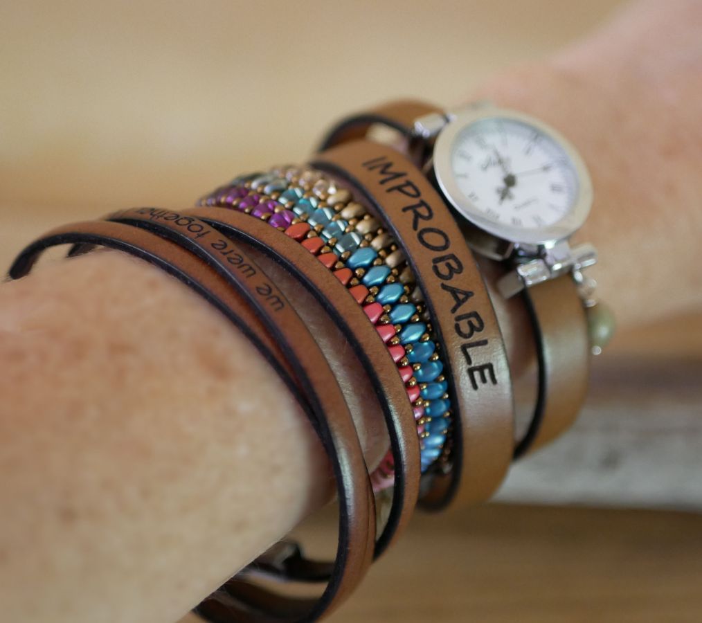 Relógio pulseira em pele 2 voltas personalizável com mostrador em prata
