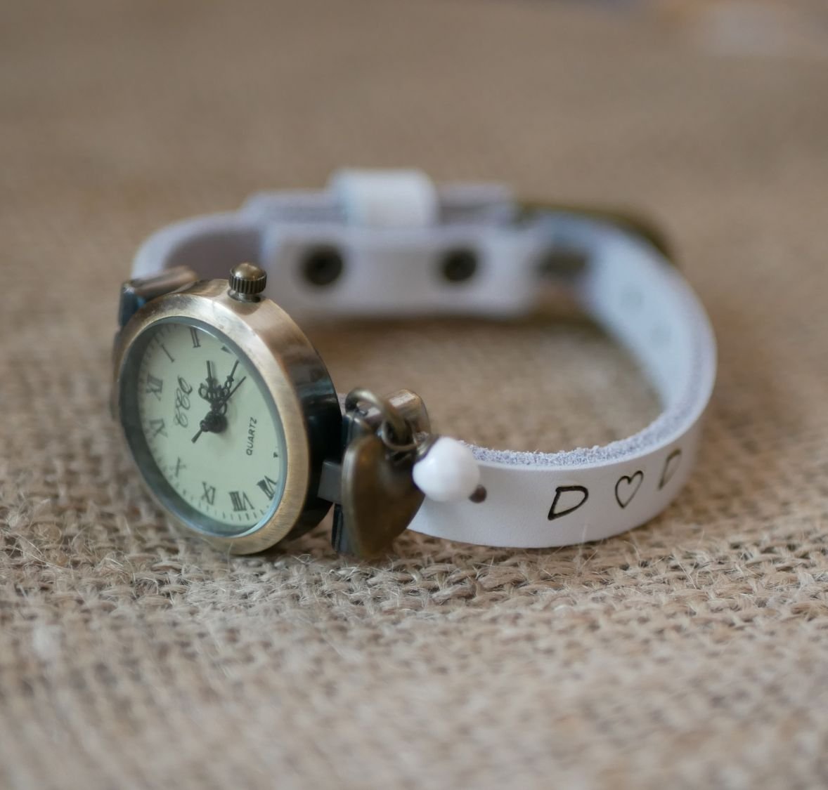 Relógio pulseira em pele, totalmente personalizável 