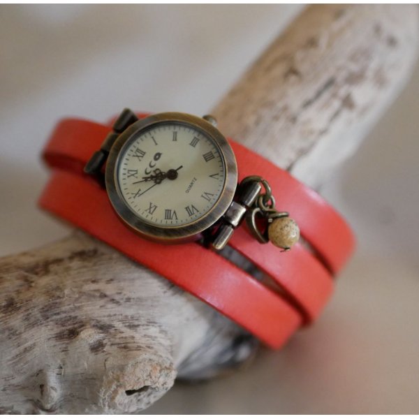 Rel&oacute;gio pulseira de couro 2 ou 3 cartuchos com p&eacute;rola e pingente