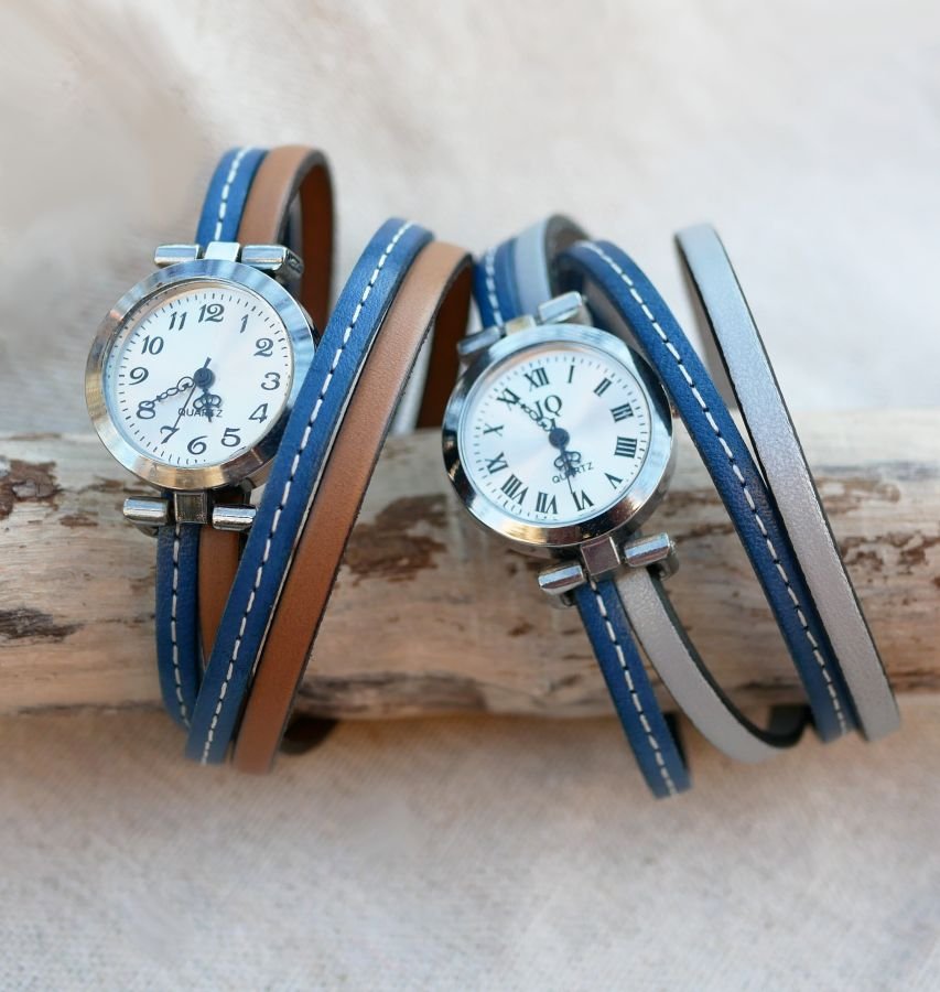 Relógio com correia dupla de couro com costura azul e uma segunda cor à sua escolha para ser personalizado 
