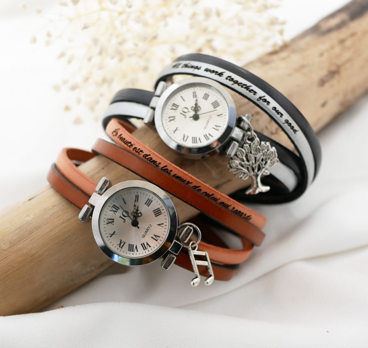 Relógio com pulseira dupla de couro, mostrador prateado, cor à sua escolha, para ser personalizado 