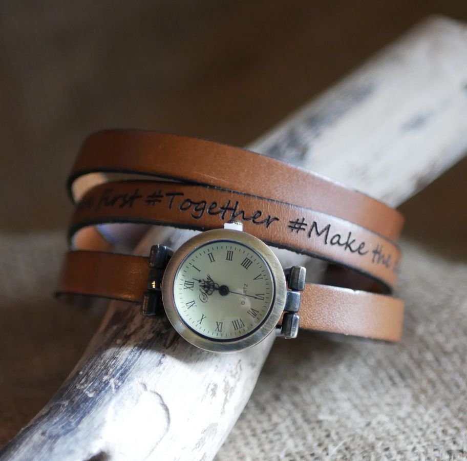 Relógio triplo turístico personalizável com mostrador em bronze 