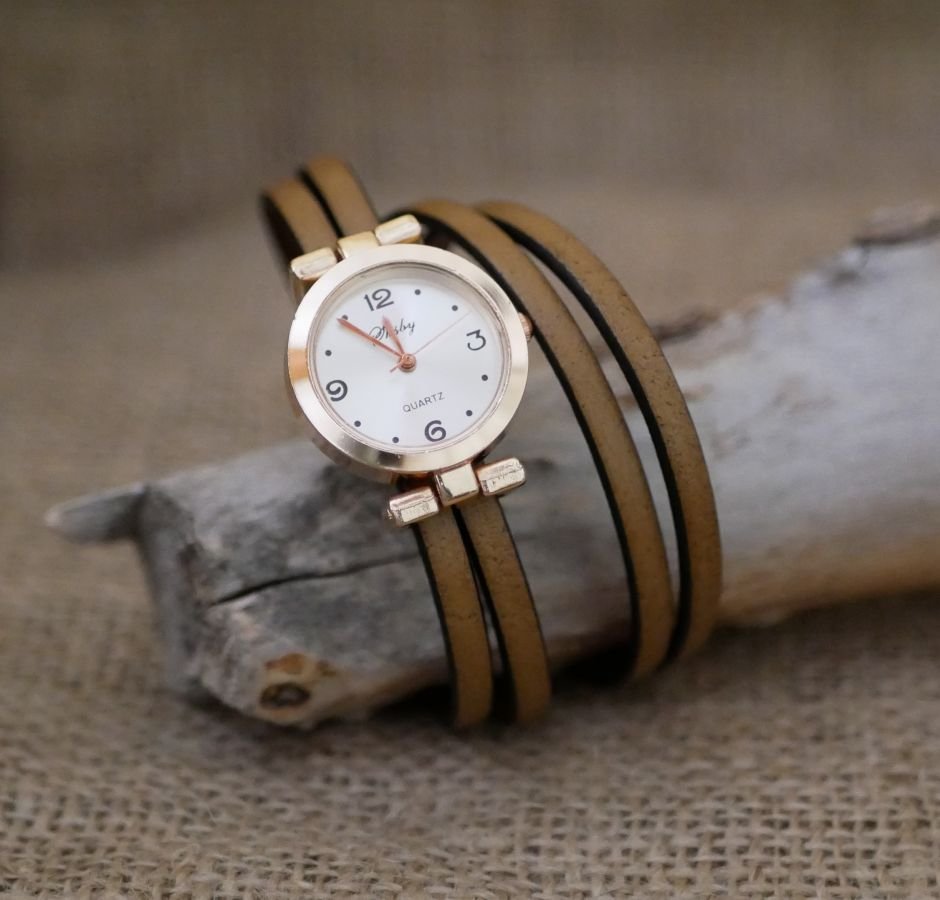 Relógio com mostrador em ouro rosa com bracelete de dupla bracelete para personalizar
