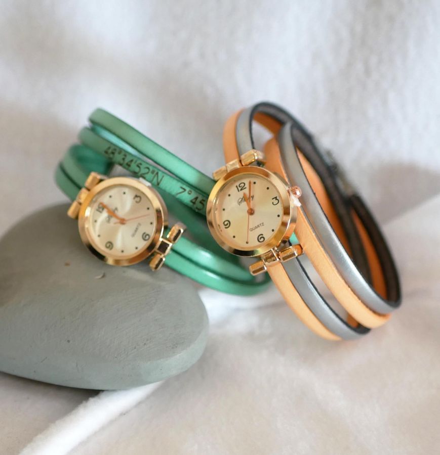 Relógio com mostrador em ouro rosa com bracelete de dupla bracelete para personalizar