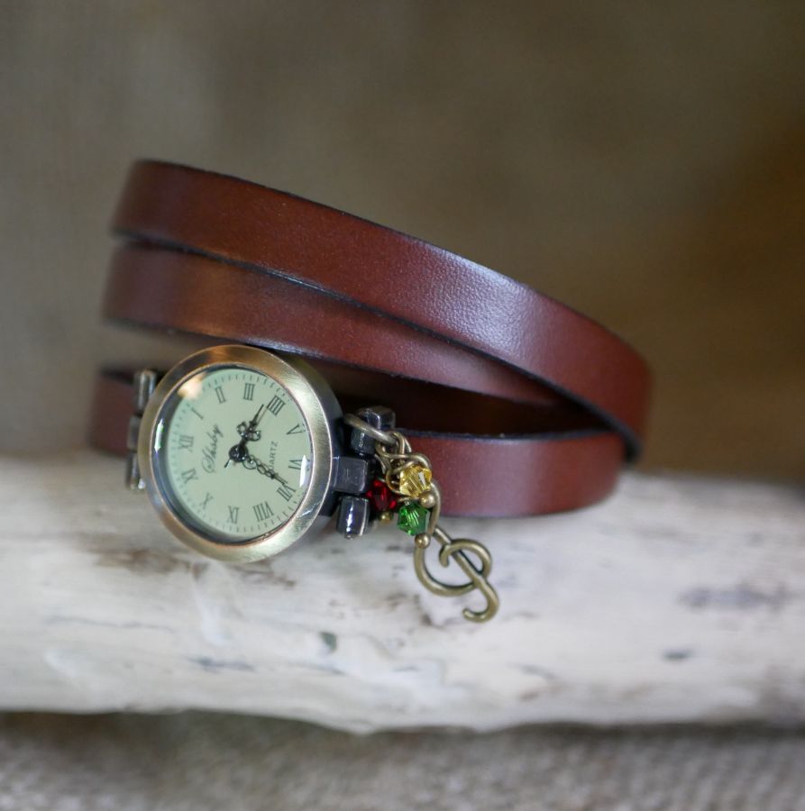 Relógio estilo Rasta Reggaeb com bracelete de couro de 2 ou 3 voltas e fecho ajustável