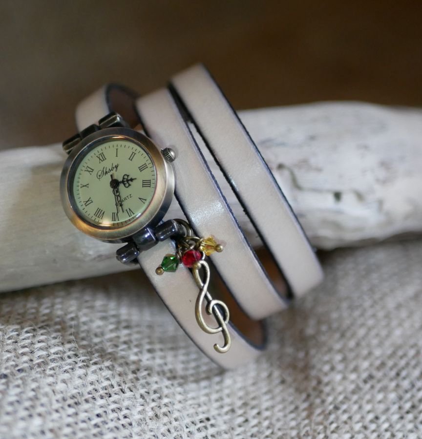 Relógio estilo Rasta Reggaeb com bracelete de couro de 2 ou 3 voltas e fecho ajustável