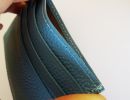 Porta-cartões em pele azul clara