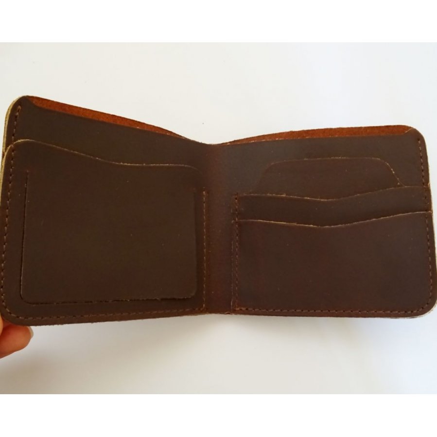 Porta-cartões em pele castanha grossa gravada