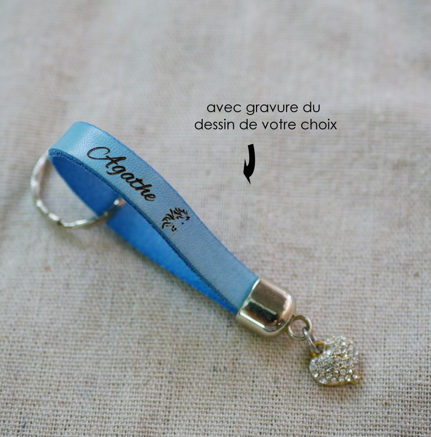 Porta-chaves em pele a personalizar através de gravação com o pingente à sua escolha