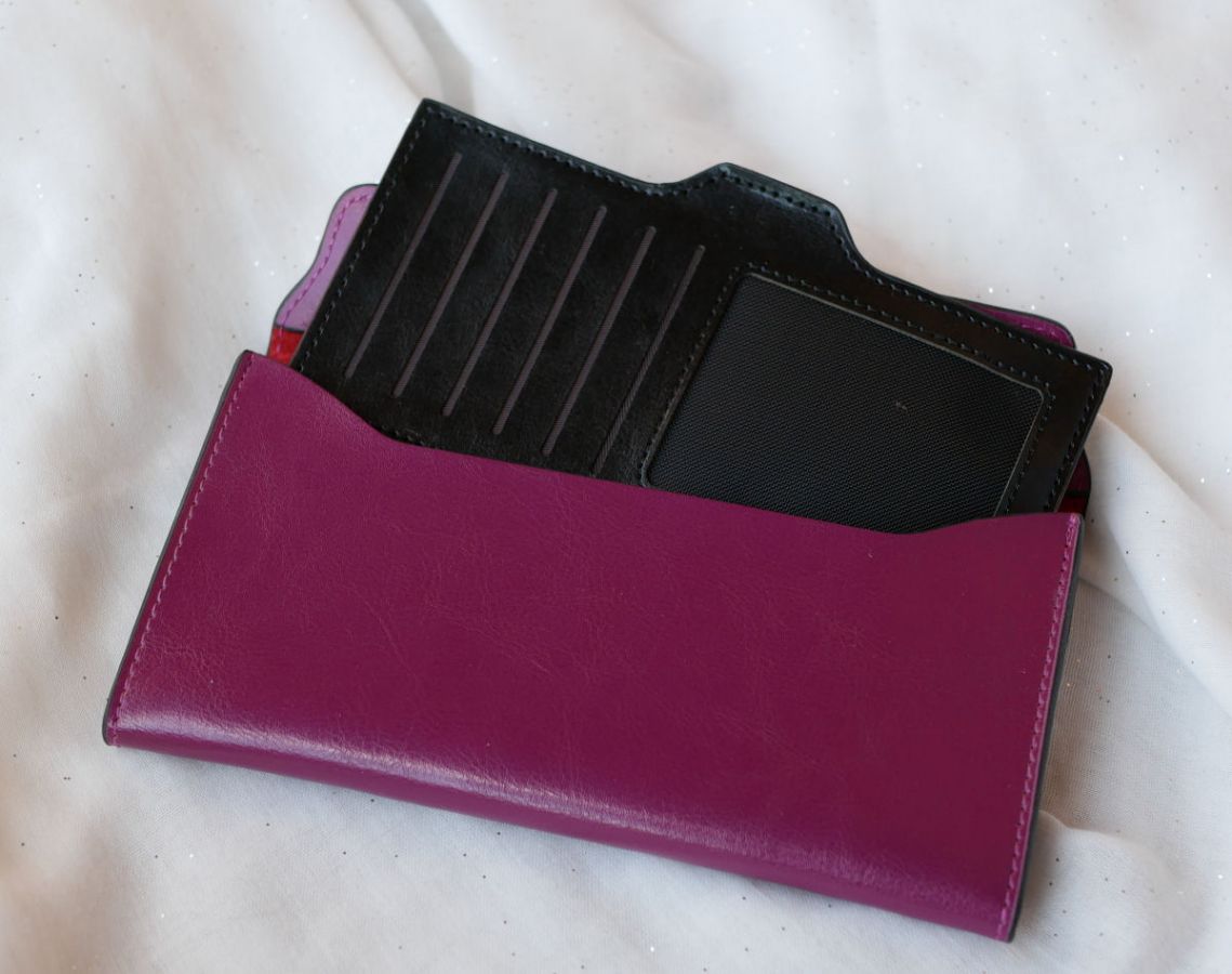 Carteira de couro roxo para personalizar
