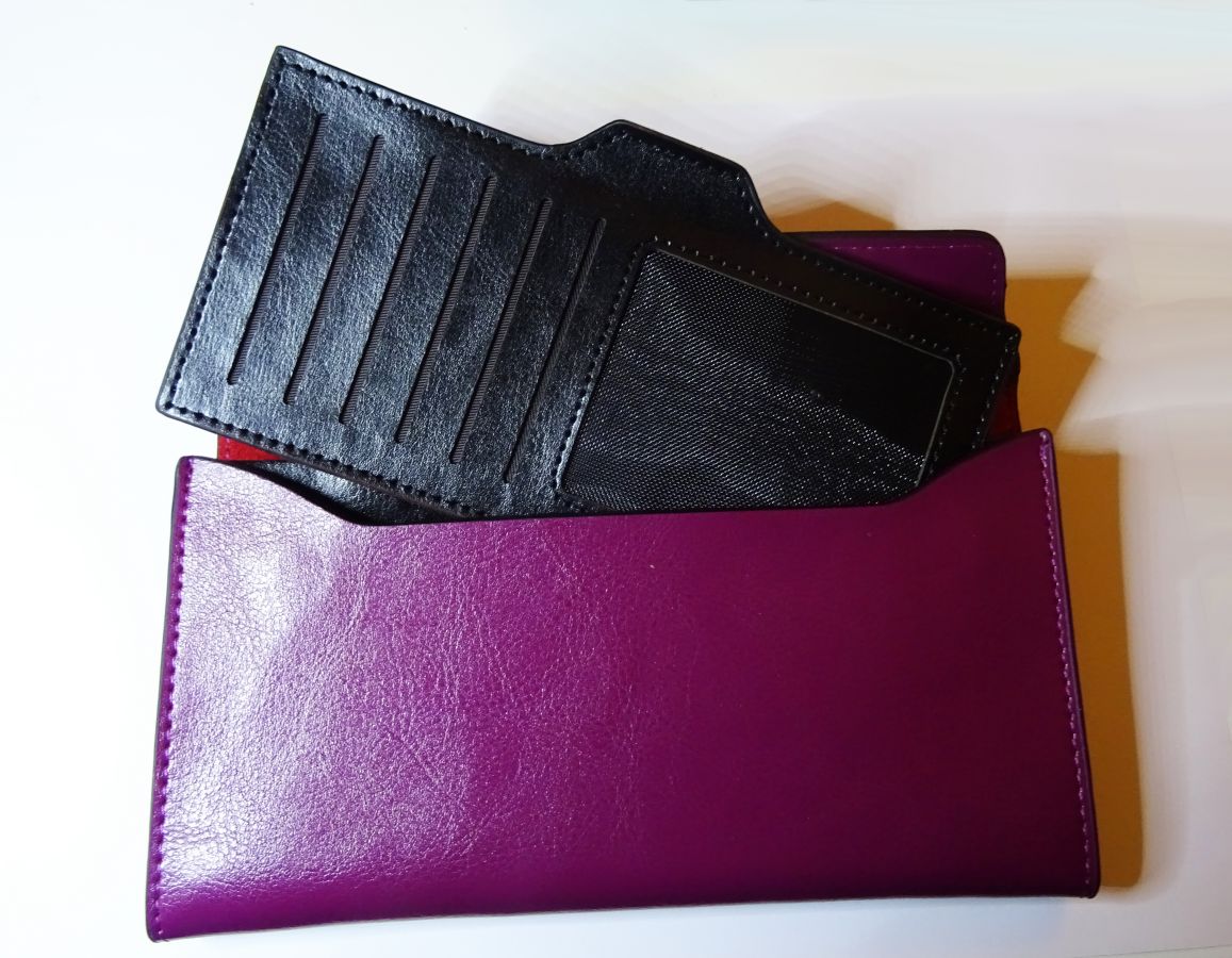 Carteira de couro roxo para personalizar