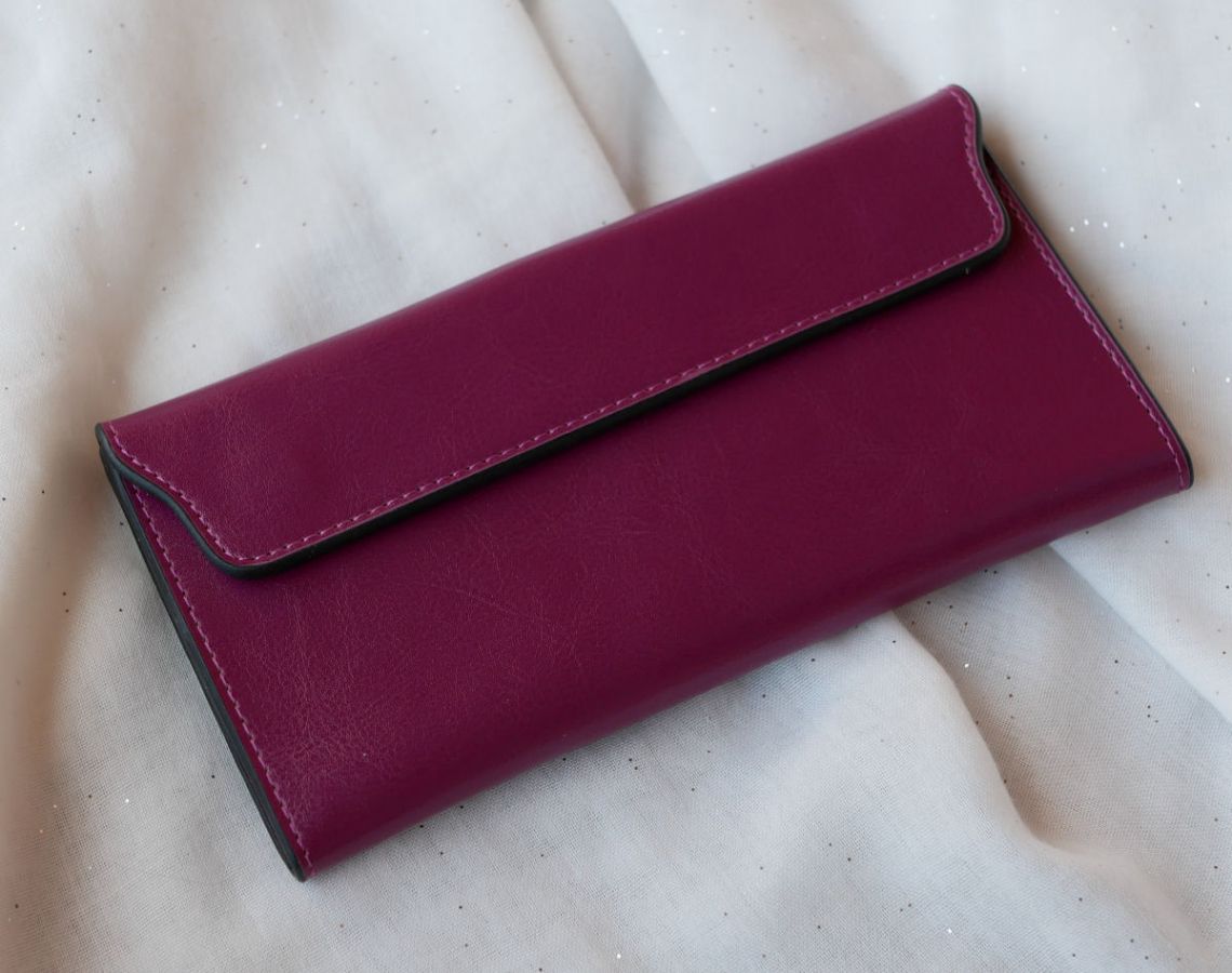 Carteira de couro roxo para personalizar