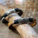 Pulseira bicolor em pele e metal para personalizar