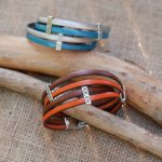 Pulseira dupla de couro em duo com laços de estilo étnico