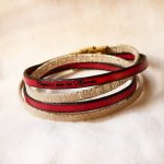 Pulseira dupla em pele dourada para senhora, personalizável com gravação