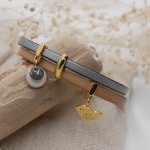 Pulseira dupla em pele com lantejoulas douradas e pingentes de pássaros