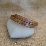 Pulseira de couro de dupla volta do papá personalizável por gravação