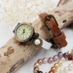 Relógio pulseira em pele, totalmente personalizável 