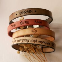 Pulseira personalizada de couro para homens ou mulheres gravada com nomes ou mensagem