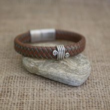 Bracelete de couro castanho trançado homem fecho de aço escovado magnético
