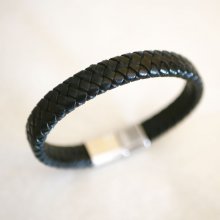 Bracelete de couro preto entrançado para homem com fecho de aço magnético e fecho de correr