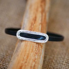 Pulseira com nome próprio personalizado através de gravação em couro 