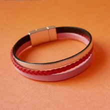 Pulseira de punho em pele coral vermelha e prateada e multi-couro cor-de-rosa