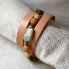 Pulseira de couro e pérolas bege para as mulheres personalizarem 