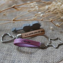 Porta-chaves em pele personalizável com nome e mensagem telefónica
